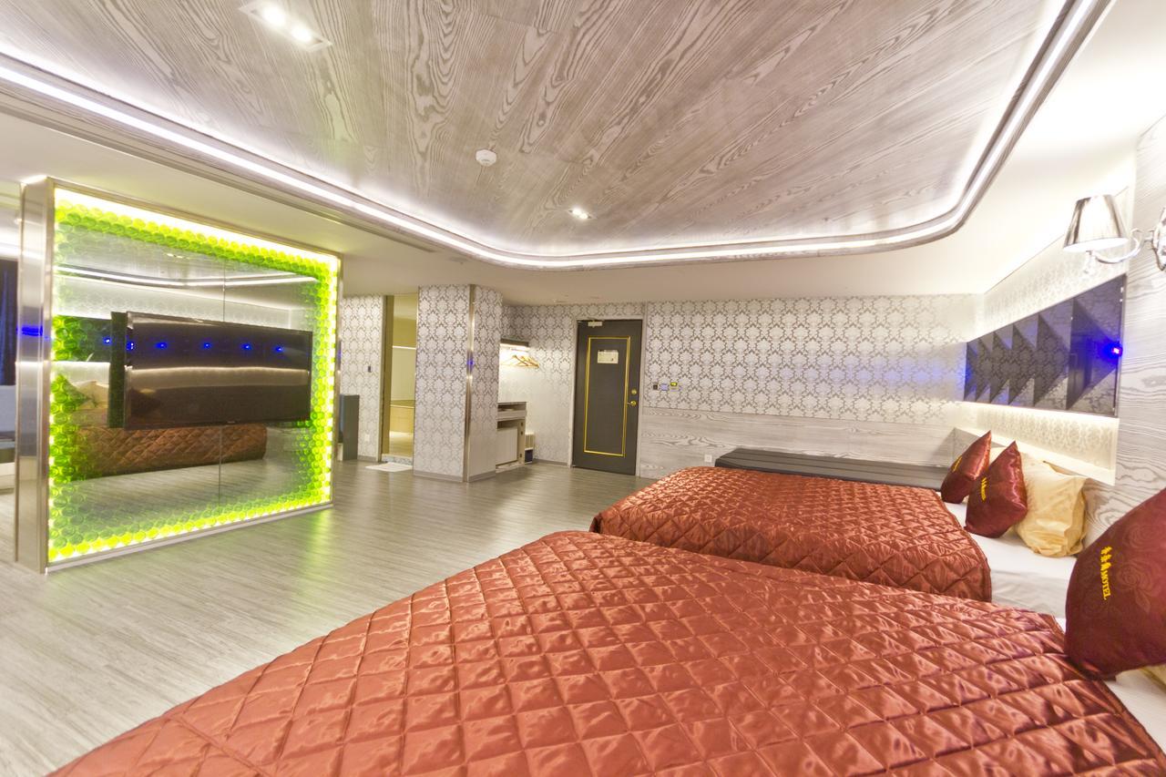 Surreal Motel Hsinchuang Exterior foto