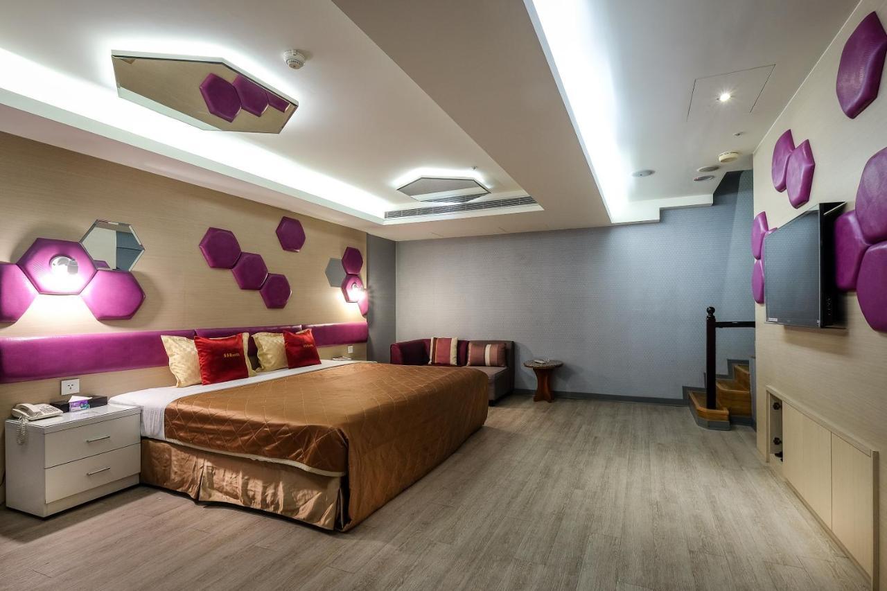 Surreal Motel Hsinchuang Exterior foto