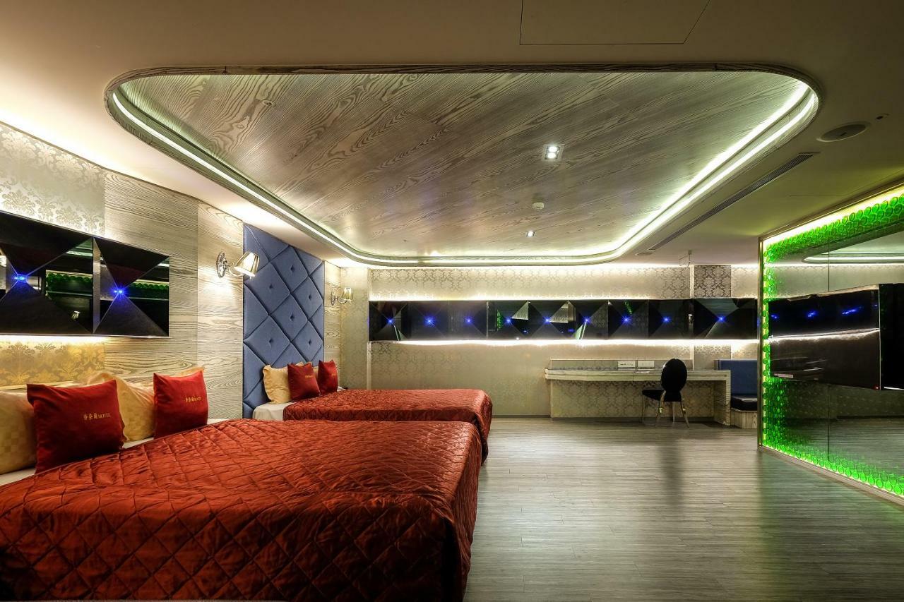 Surreal Motel Hsinchuang Exterior foto