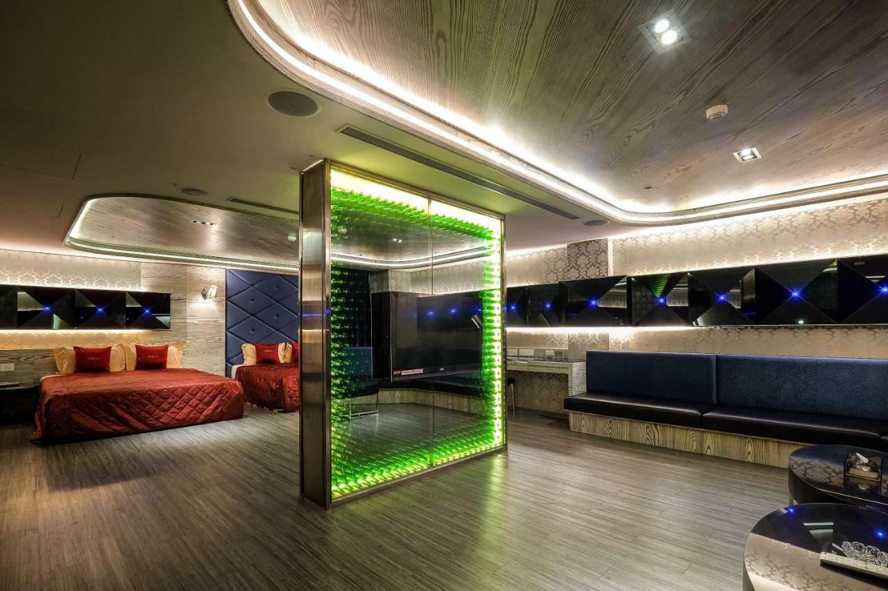 Surreal Motel Hsinchuang Exterior foto