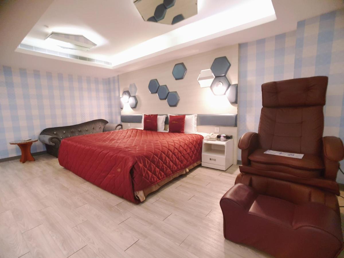 Surreal Motel Hsinchuang Exterior foto